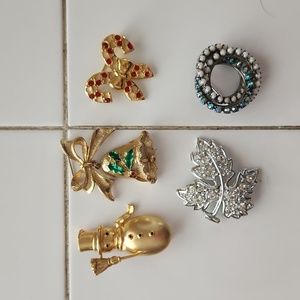 Lot of 5 vintage pins brooches New View